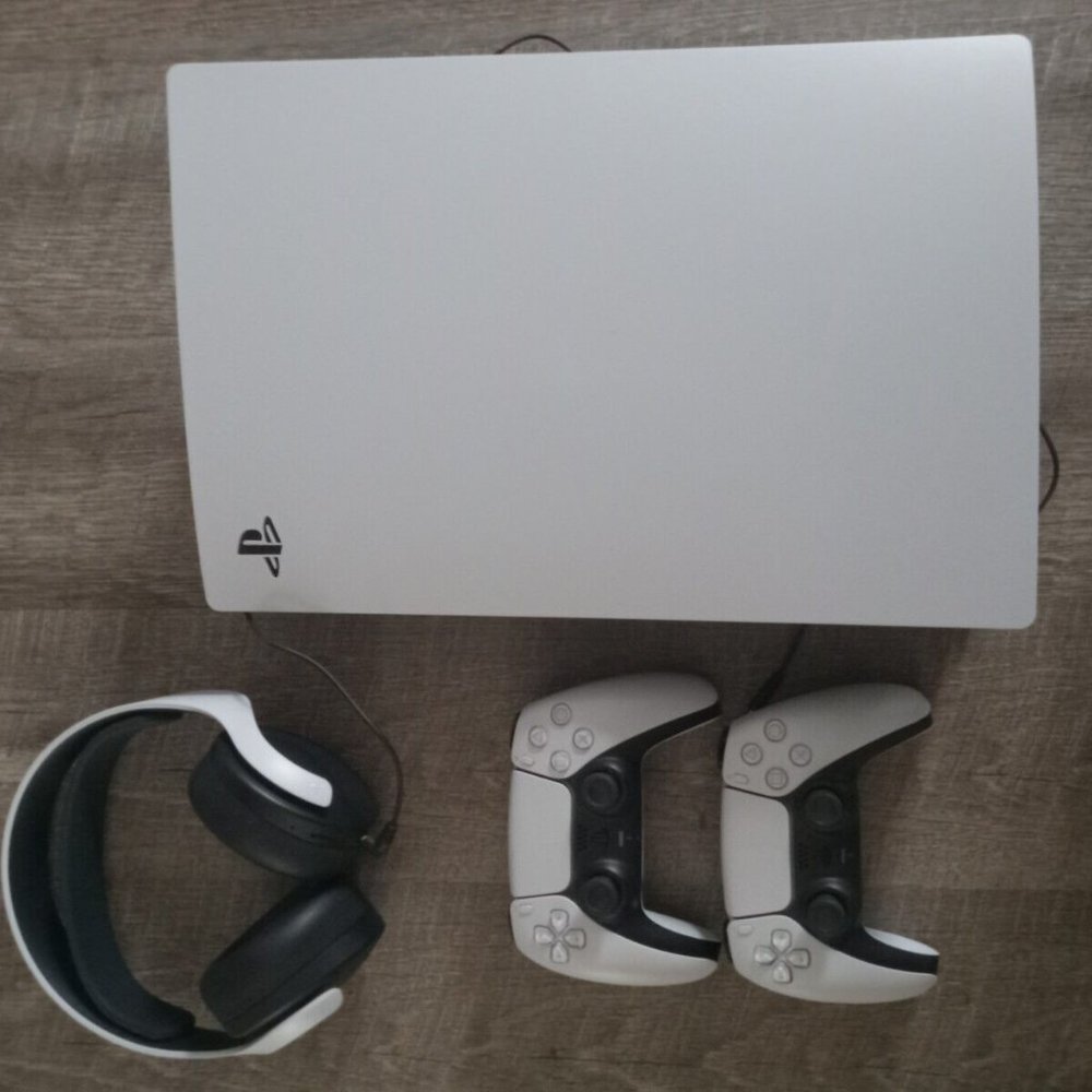 Sony PlayStation 5 Disc Edition 825GB Home Console - White